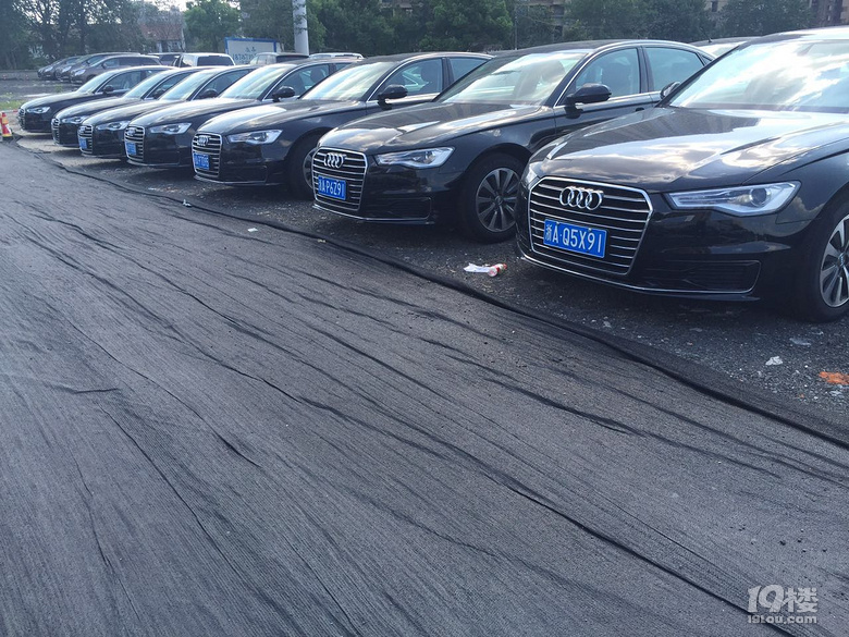 杭州奧迪A6L租車服務(wù)指南 新款車型價(jià)格與會(huì)議接待方案